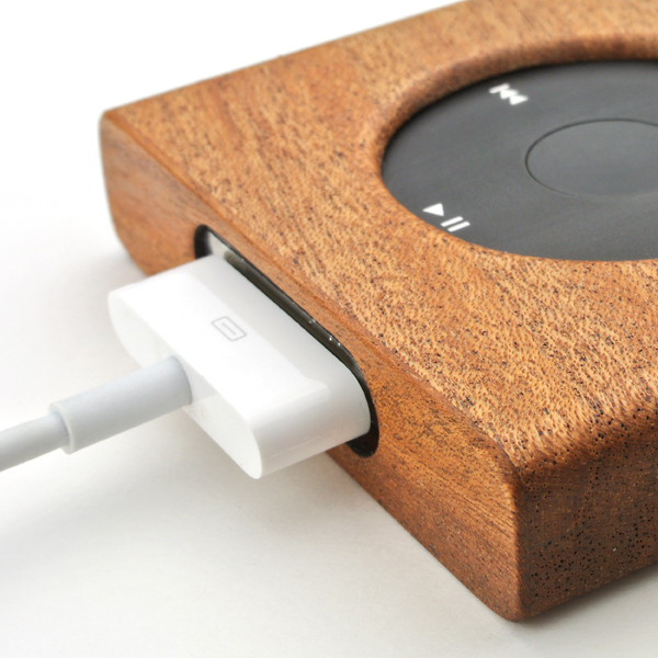 iPod Classic 専用木製ケース「LIFE」